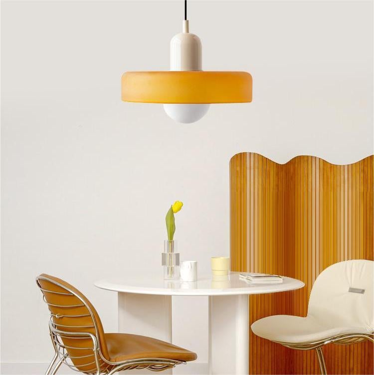 Kleurrijke hanglamp van glas-in-lood met modern design