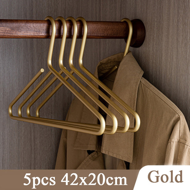Set of 5 luxury metal hangers in gold/silver - seamless storage solution