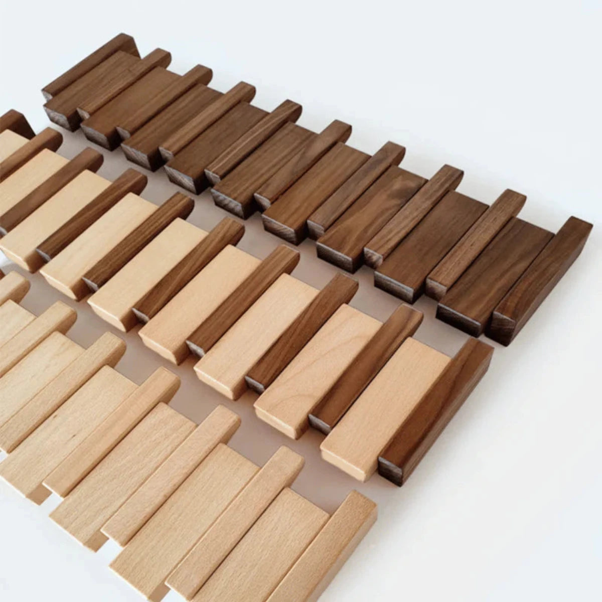 Houten Kapstok met Piano Design en Ruimtebesparende Haken