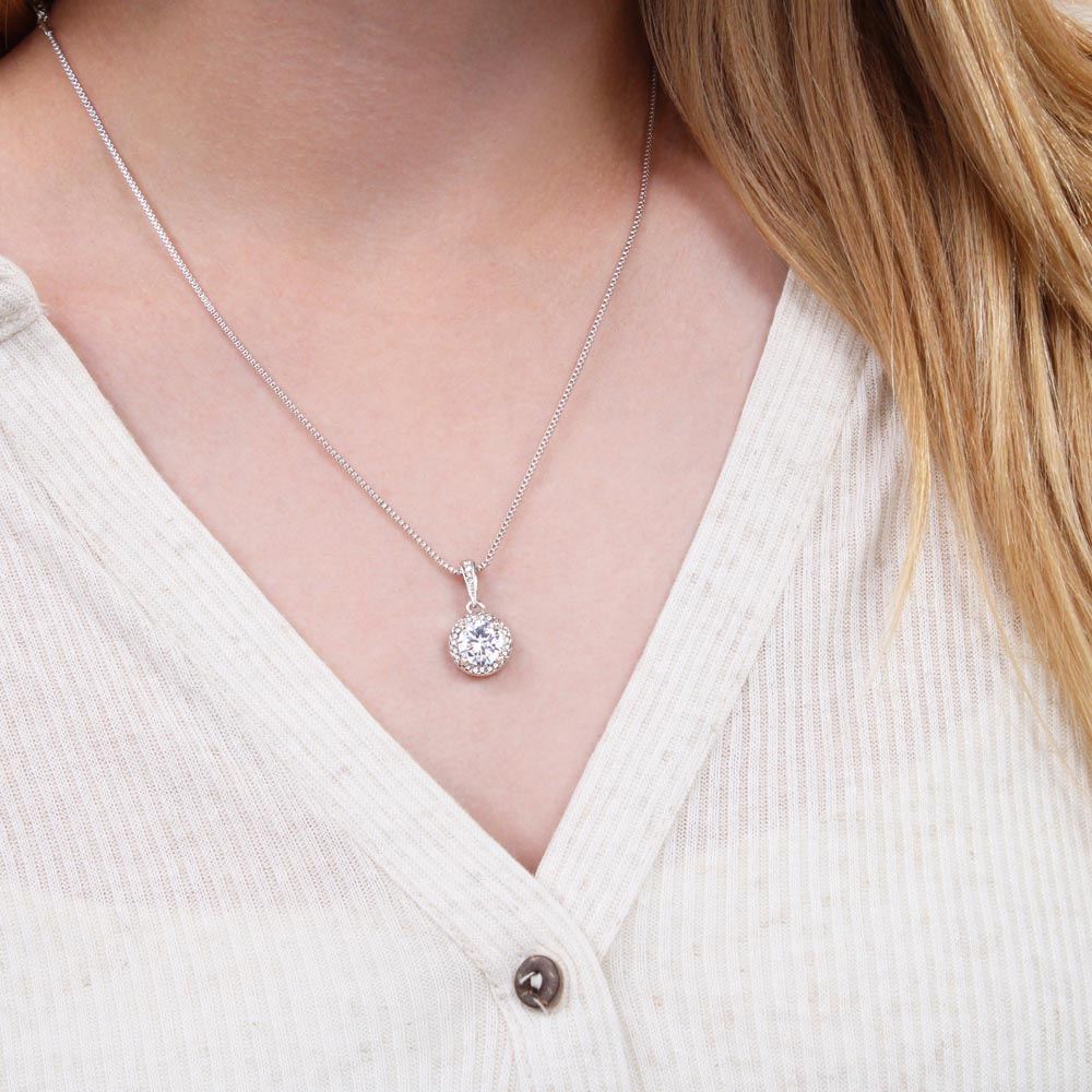 Eeuwige Liefdesketting - Tijdloos Sieraad met Cushion-Cut Steen