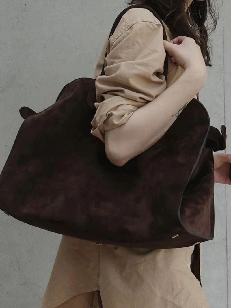 Luxe Suede Damestas – Tijdloos en Elegant voor Elke Gelegenheid