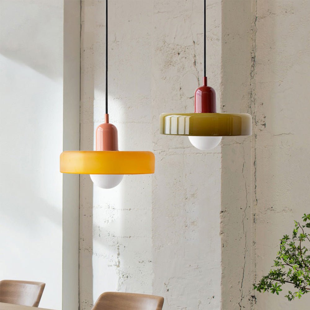 Kleurrijke hanglamp van glas-in-lood met modern design