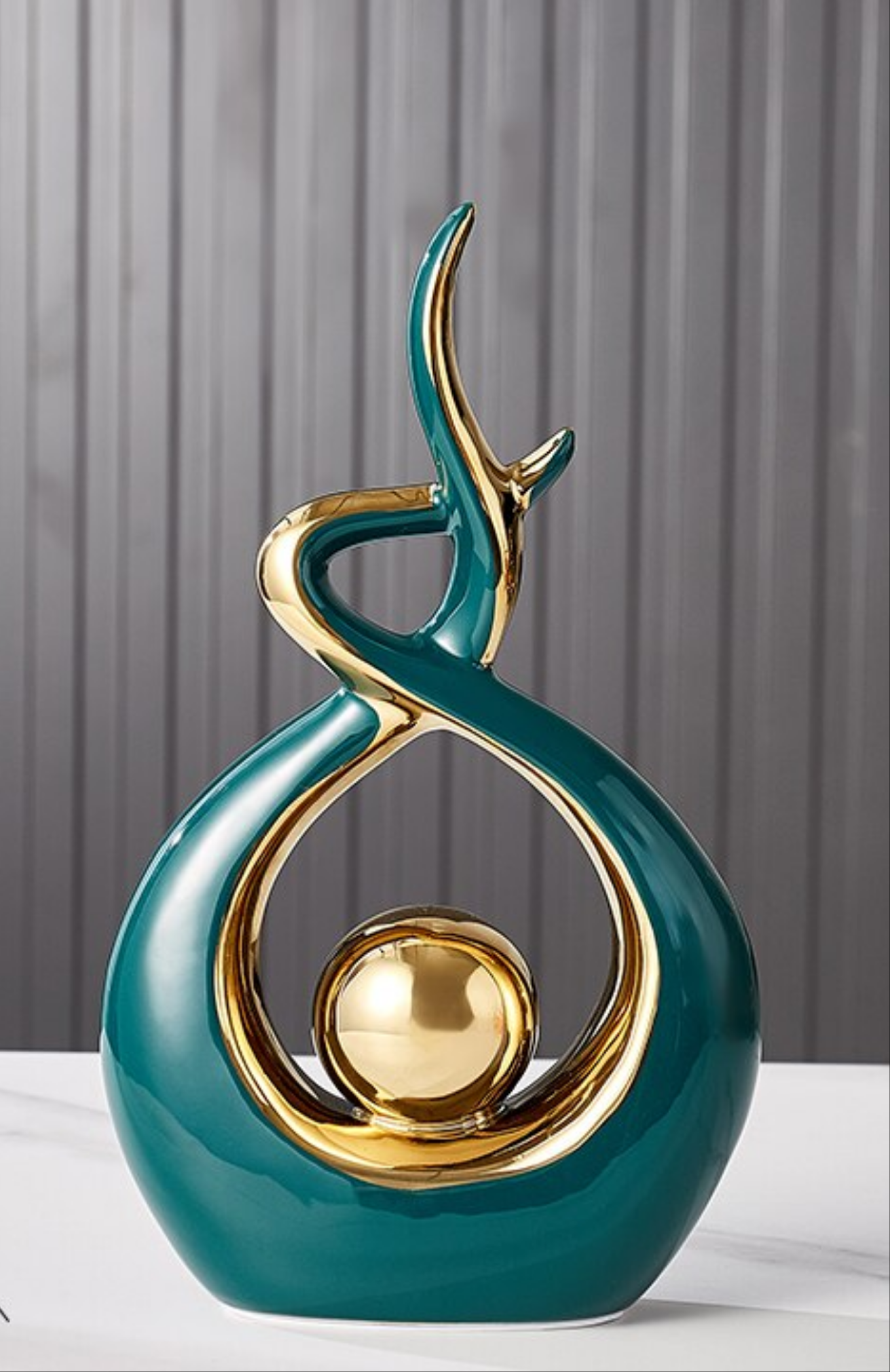 Abstracte keramische kunstsculptuur met gouden accenten - Modern decor voor huis en kantoor