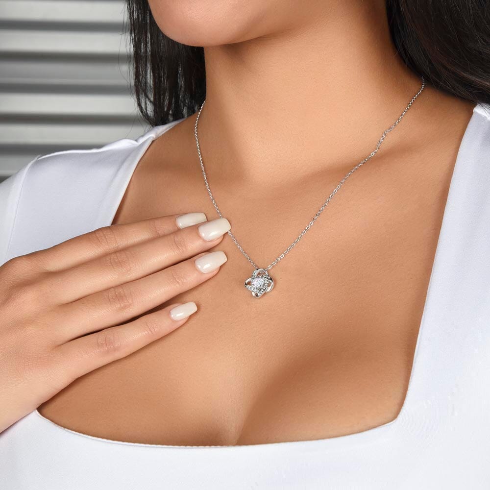 Knoop Ketting met 6mm Cubic Zirconia - Symbool van Eeuwige Liefde