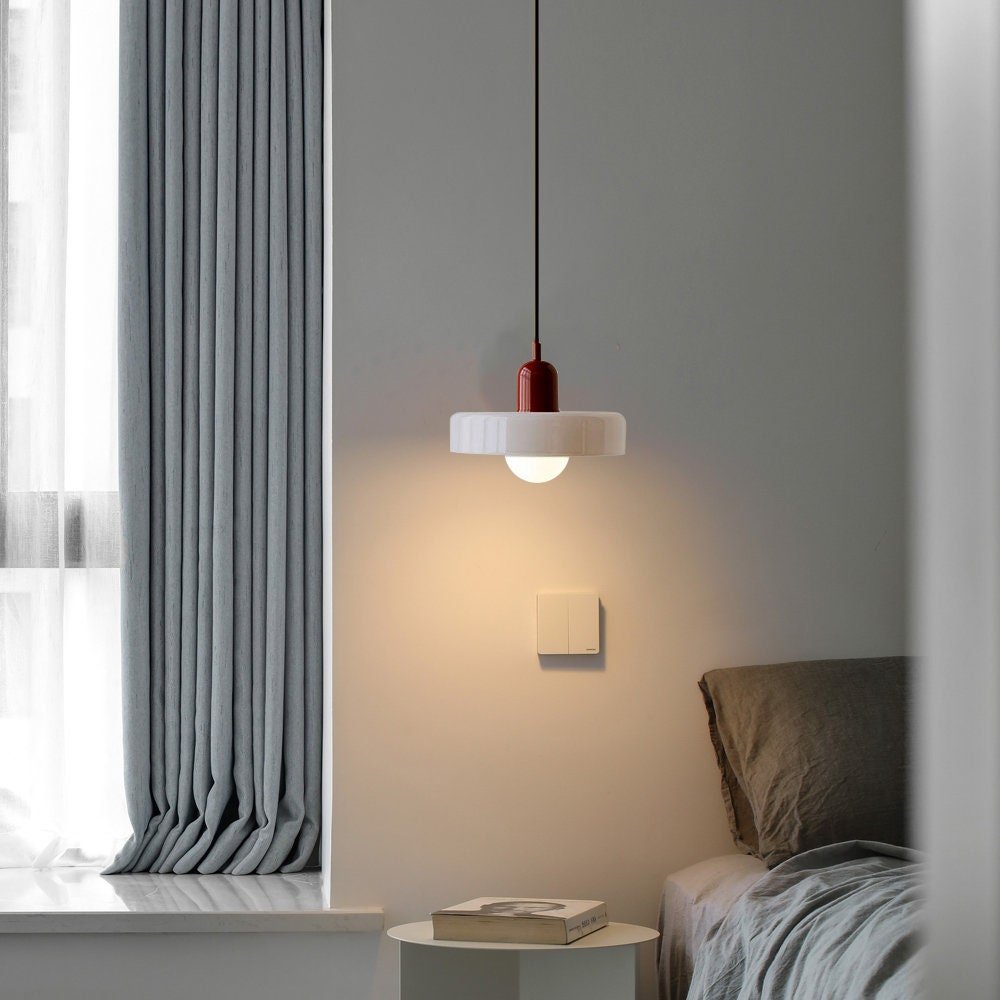 Kleurrijke hanglamp van glas-in-lood met modern design