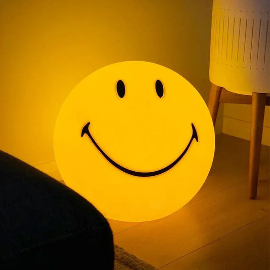 Oplaadbare LED nachtlamp met vrolijk smiley ontwerp