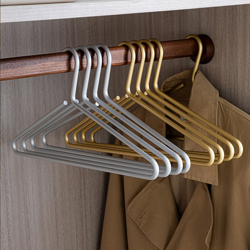 Set of 5 luxury metal hangers in gold/silver - seamless storage solution