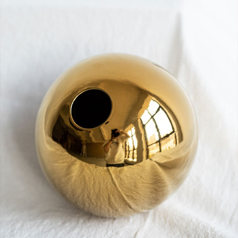 Gouden keramische bolvaas | Stijlvolle decoratie voor elke kamer